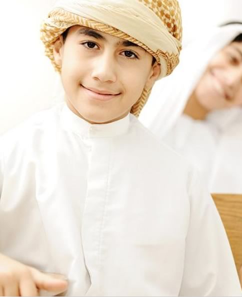 Students learning from ESL teachers teaching in abu dhabi