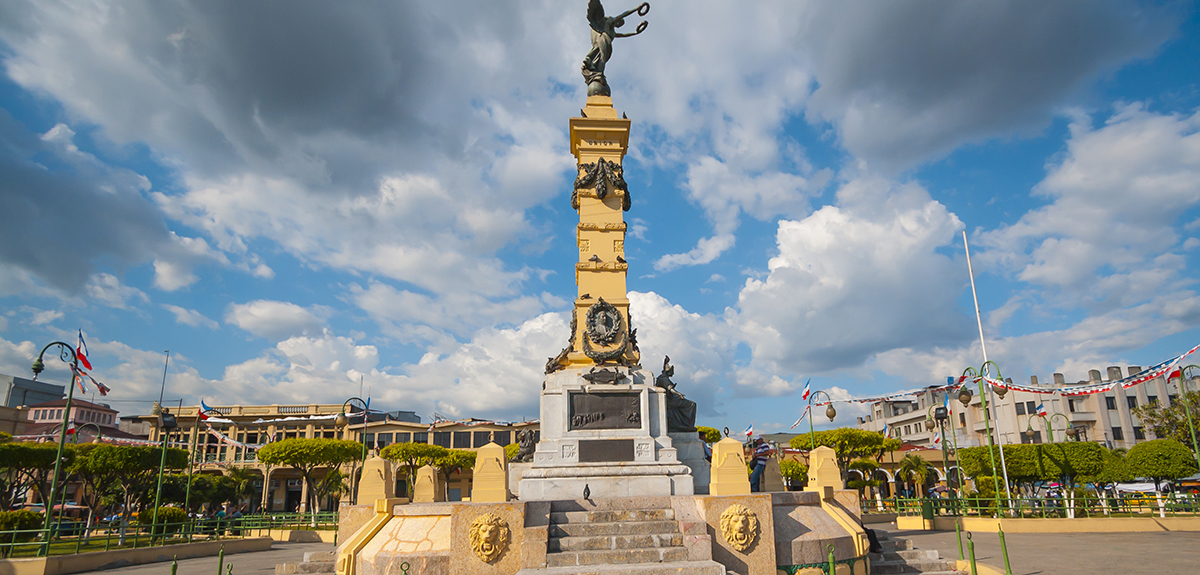 City center obelisk in El Salvador is just one of the many historic sites for teachers to explore