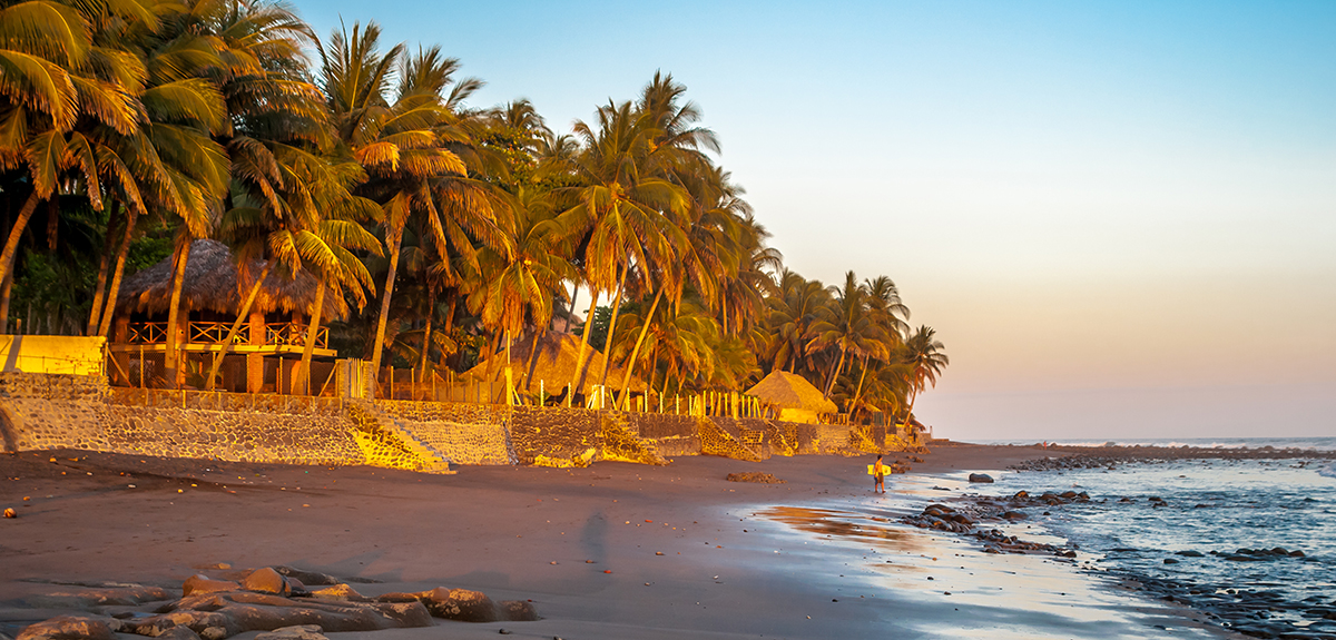 ESL teachers in El Salvador can live a relaxed beach lifestyle