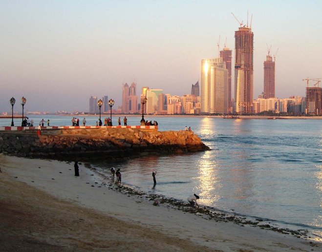 Seaside in Qatar at night for teachers living in Qatar to visit